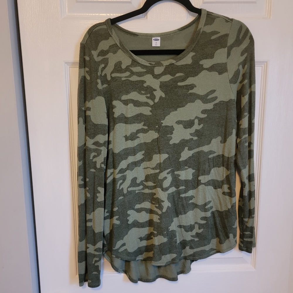 Old Navy Camo Sweater Medium